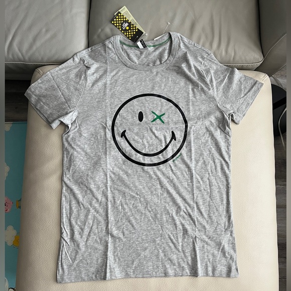 NWT - United Colors of Benetton x Smiley Unisex Short Sleeve Tee - Men XL - Picture 2 of 7